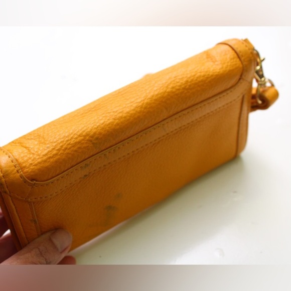 Tory Burch Amanda wristlet - Picture 11 of 16